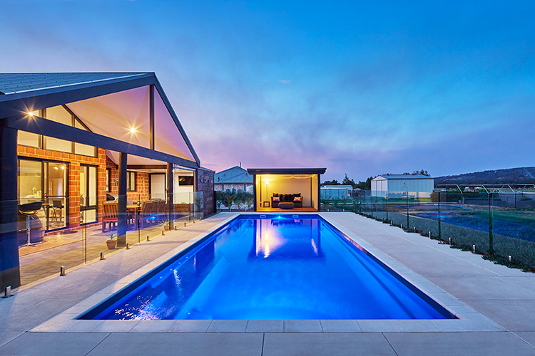 Hampton Grande Pool
 10.5m x 4.45m